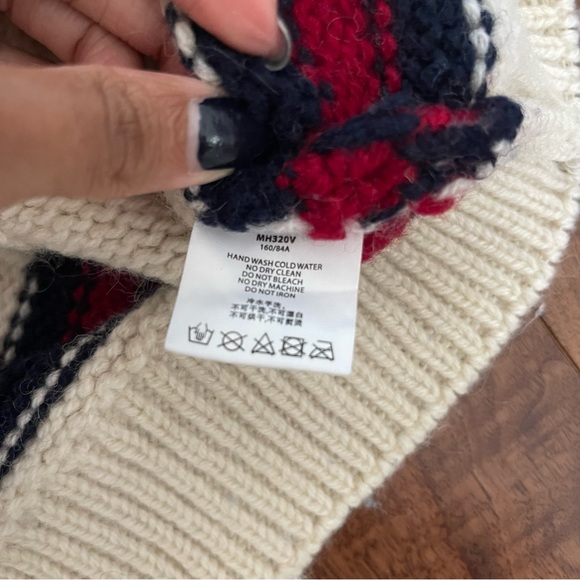 Brandy Melville Nikki Stripped Sweater - Picture 3 of 12